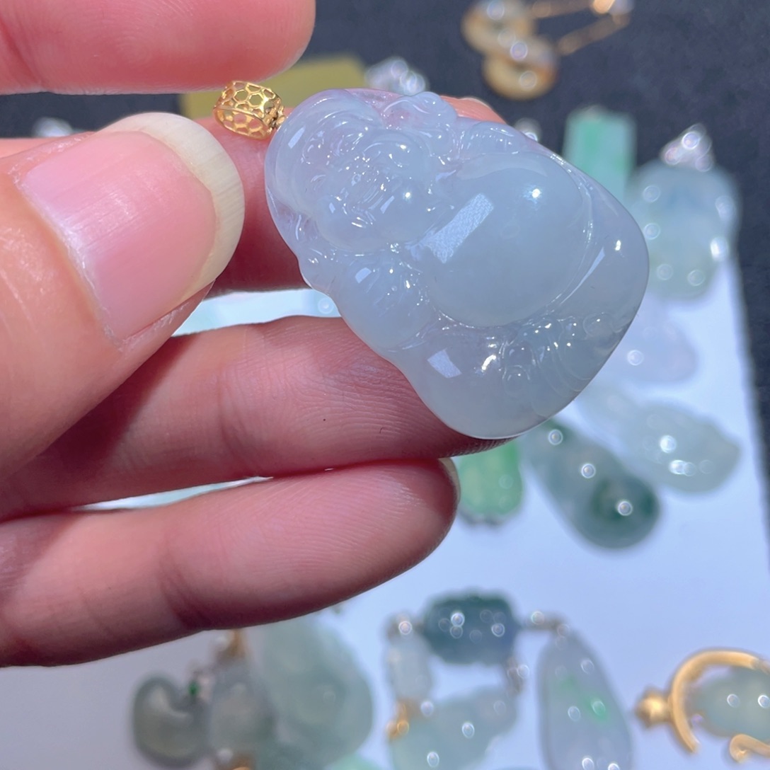 翡翠颈饰18K金镶嵌翡翠