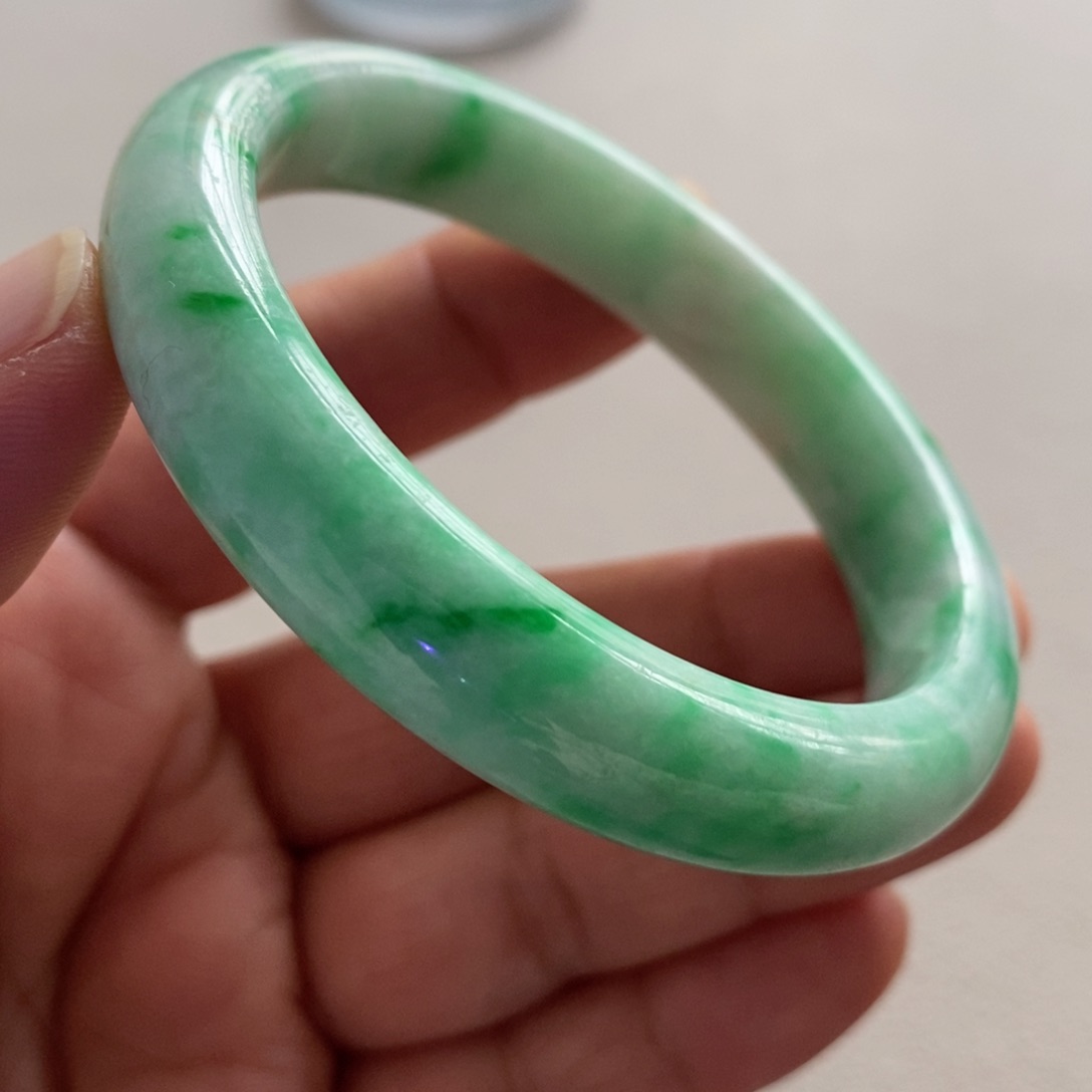 翡翠手镯未镶嵌天然翡翠手镯