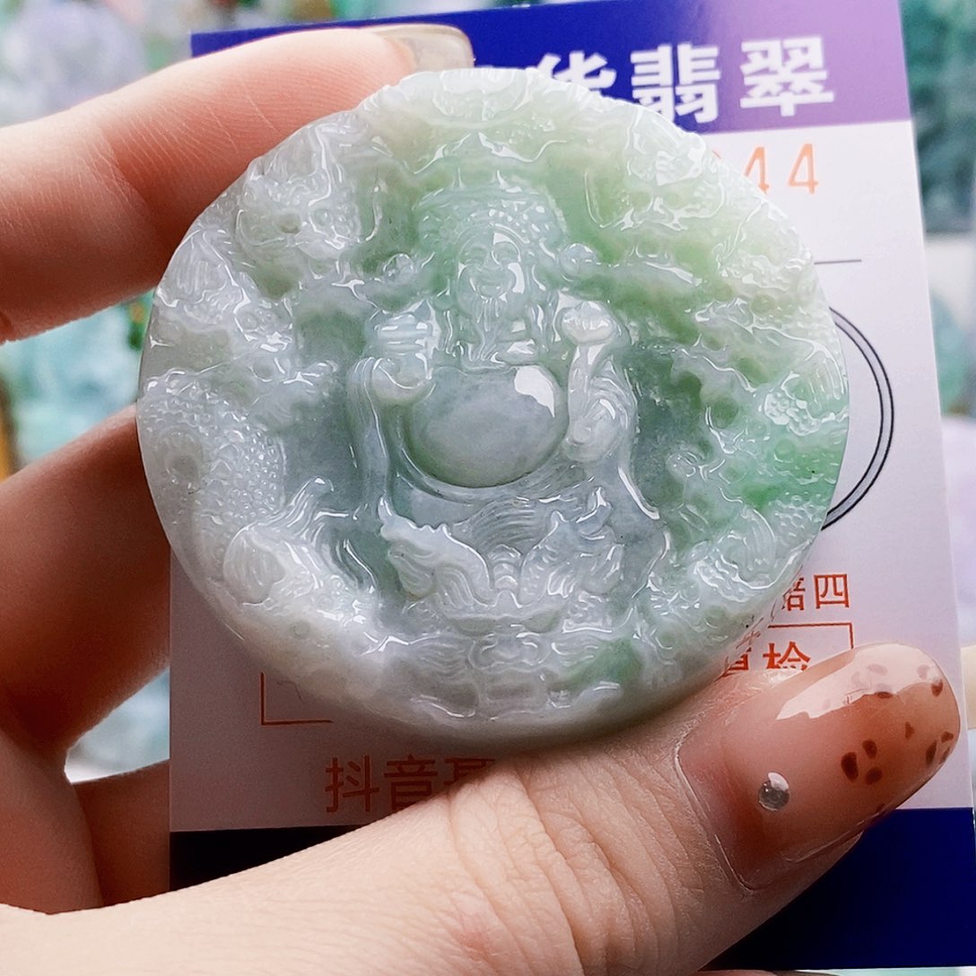 吊坠(不含链)未镶嵌翡翠