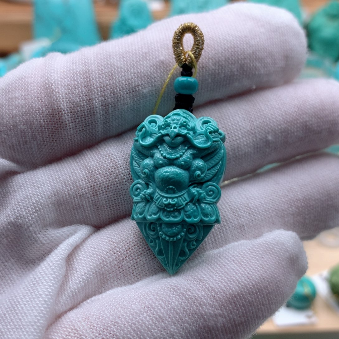 绿松石颈饰未镶嵌