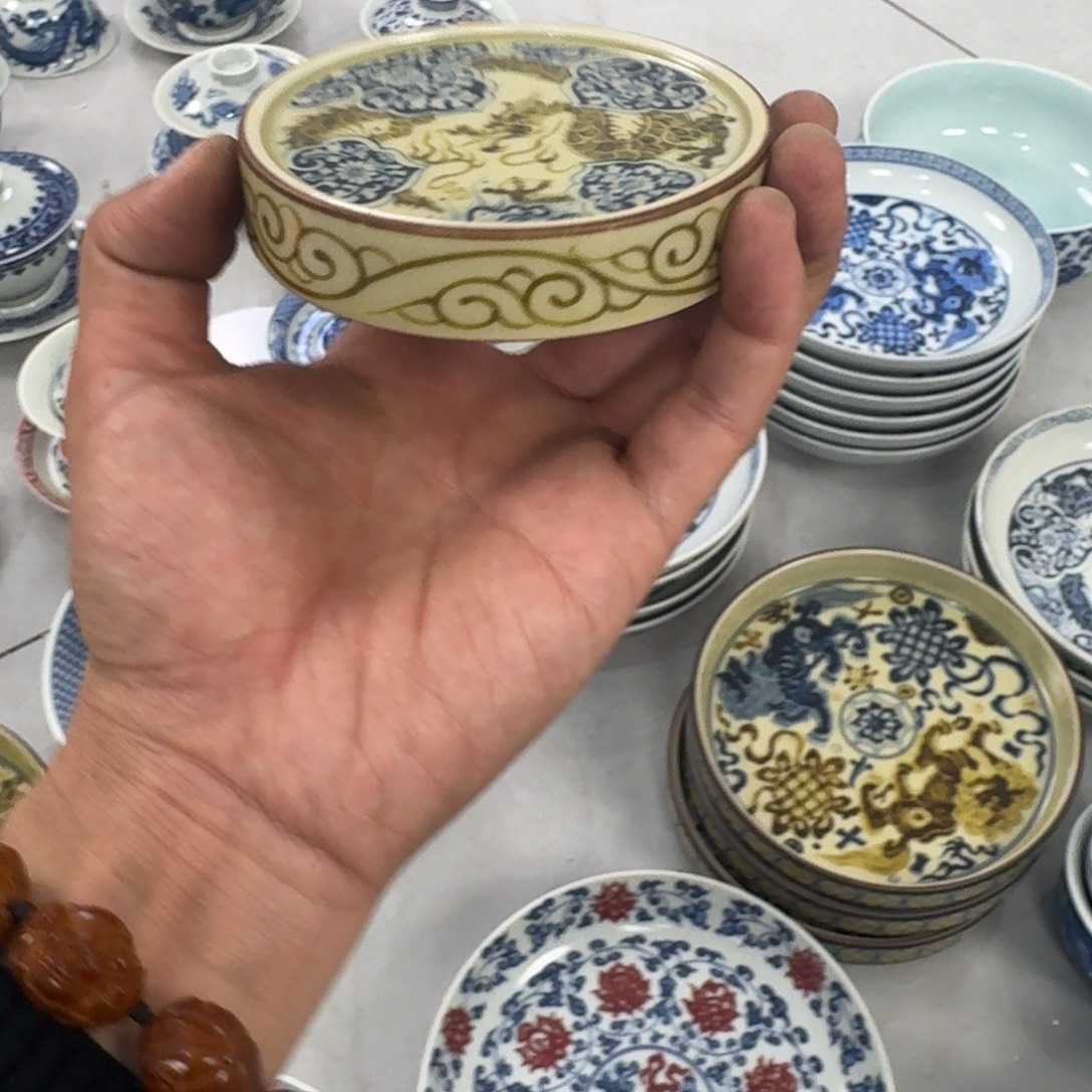 摆件釉里金如意穿花龙盖置