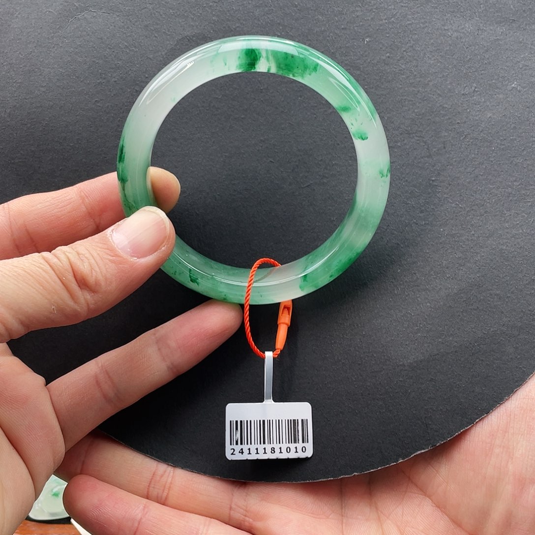 石英质玉手镯未镶嵌1****658