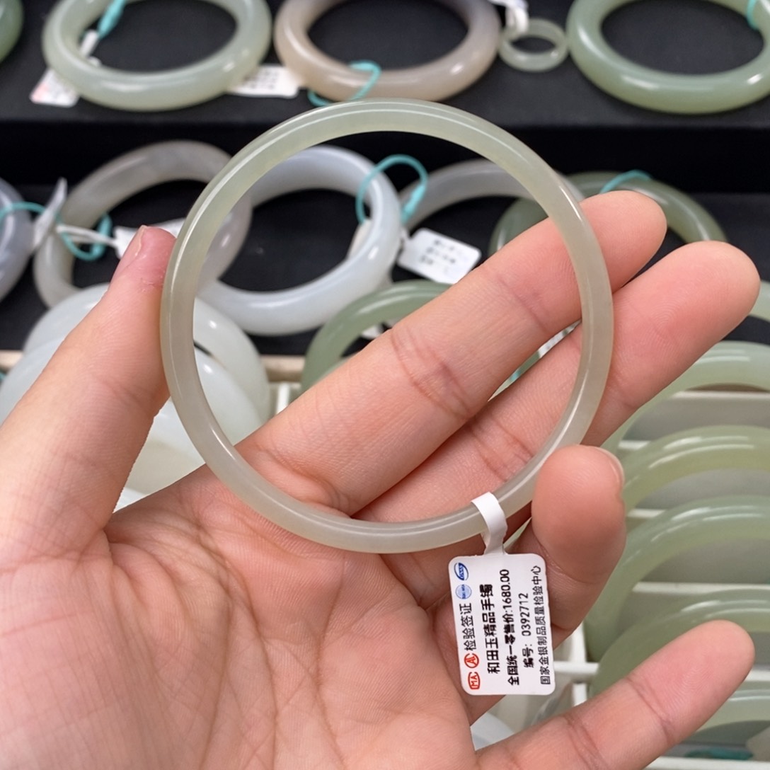 和田玉手镯未镶嵌58.59