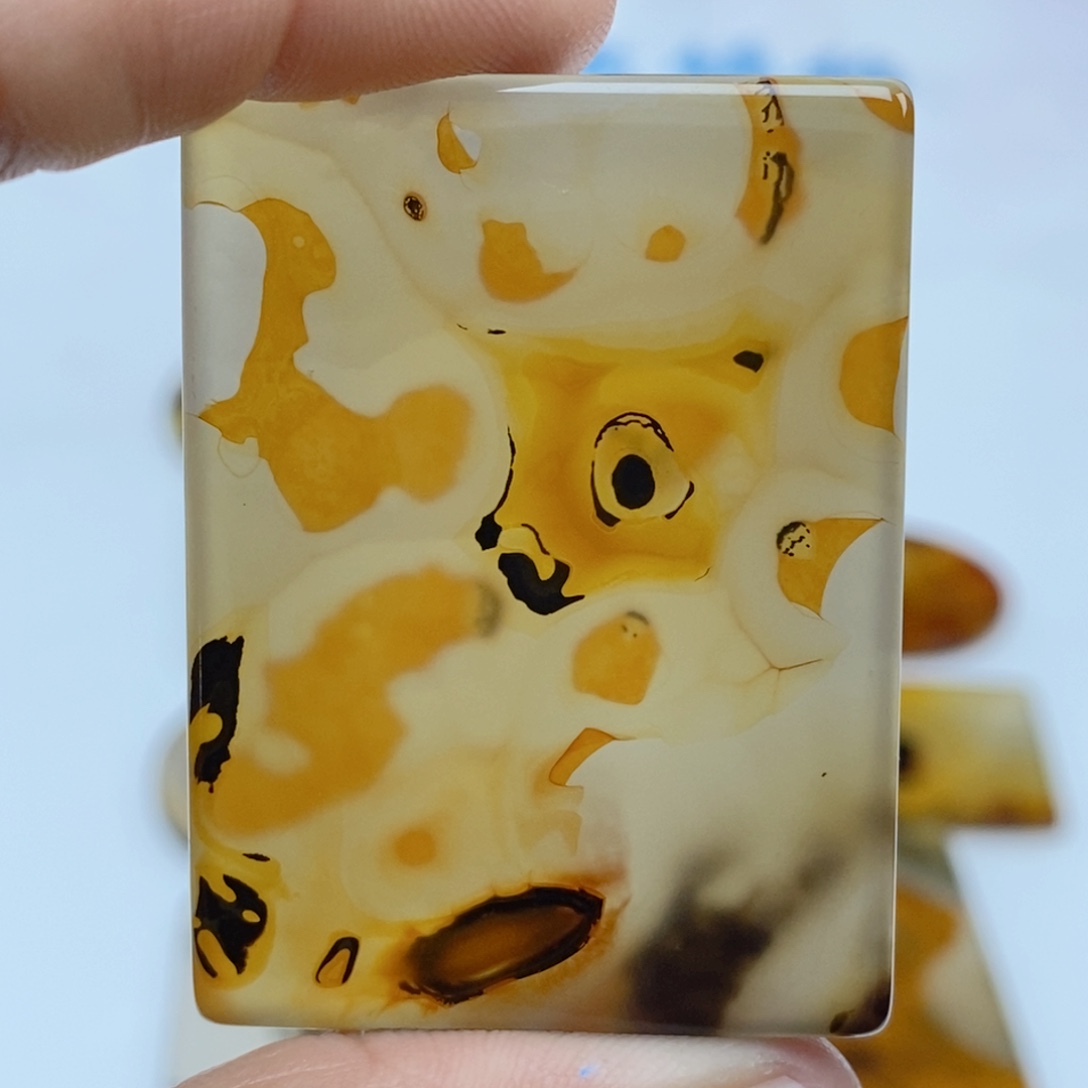 襄***梦玛瑙/玉髓未镶嵌珠宝半成品