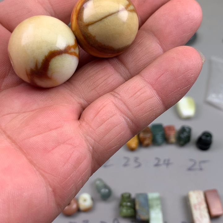 老***吳蛇纹石玉未镶嵌文玩百搭配饰