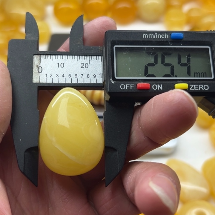 琥珀（矿物珀）未镶嵌裸石