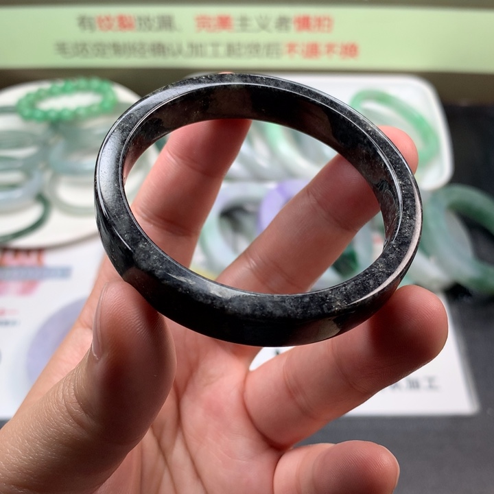 【闪购商品】翡翠手镯未镶嵌手镯