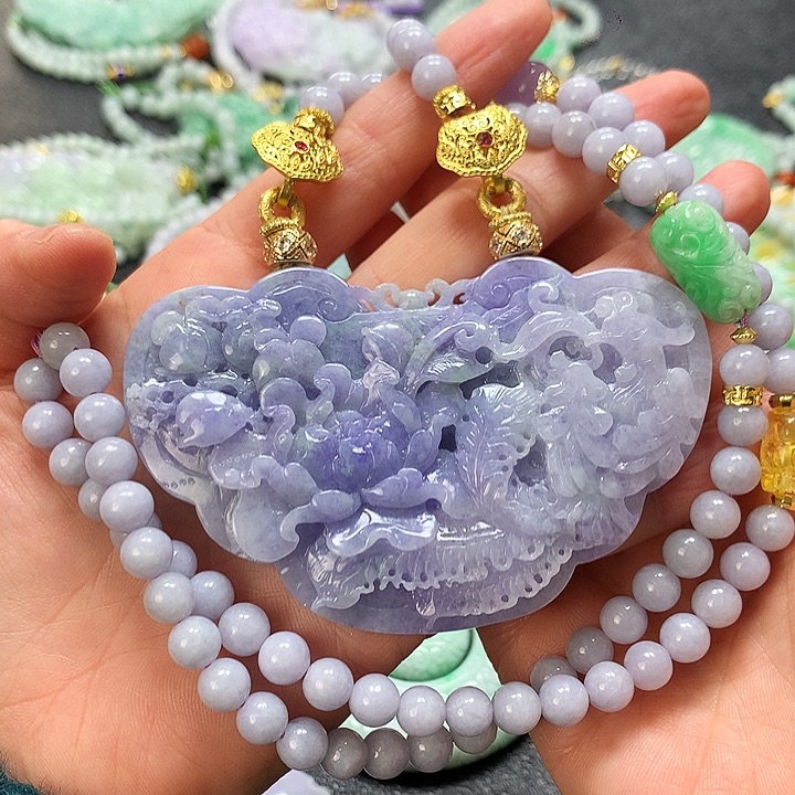 翡翠颈饰未镶嵌追**好吊坠