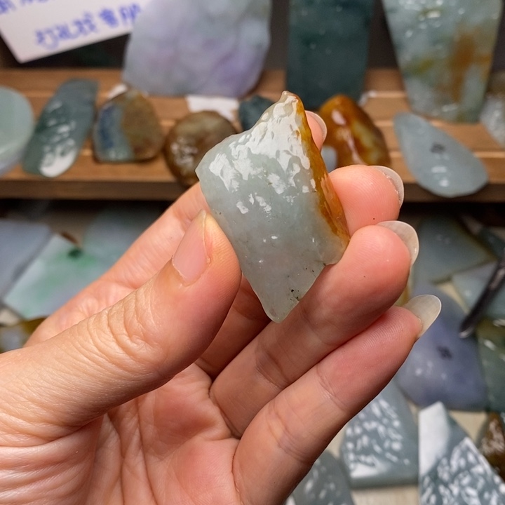 颈饰未镶嵌翡翠天然
