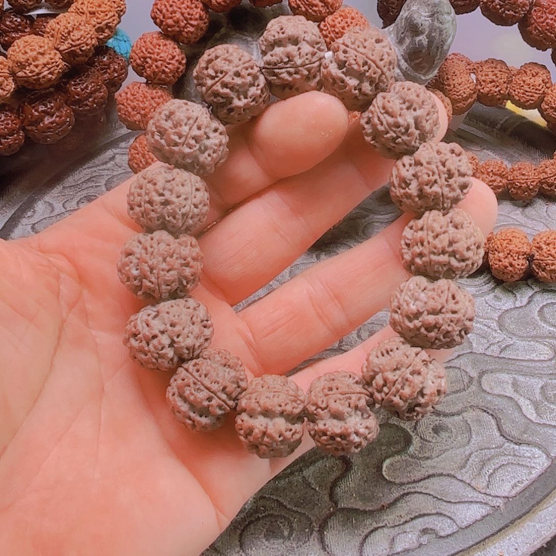 一***你金刚菩提手串V221/22mm拉沟梅花