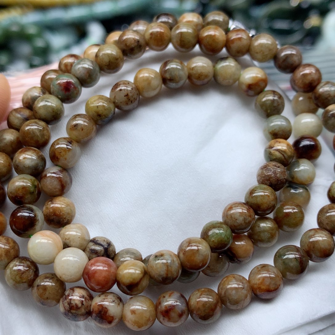 翡翠颈饰未镶嵌手串