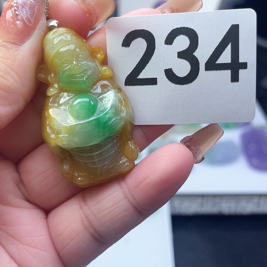 翡翠吊坠(赠链)未镶嵌