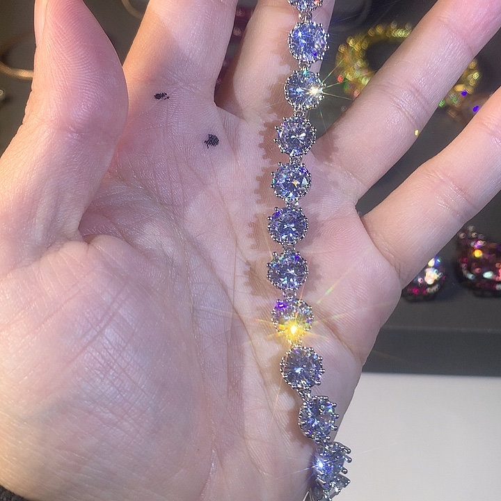 非金属57手链白色。       