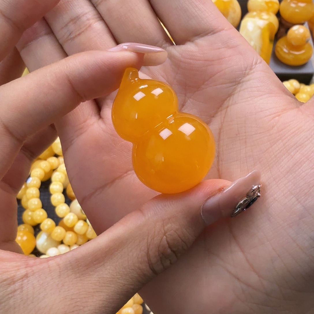 杏***明蜜蜡未镶嵌珠宝奇石