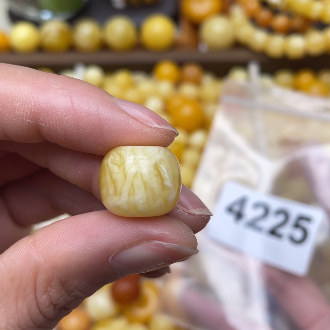 蜜蜡珠宝奇石未镶嵌粉点15.7