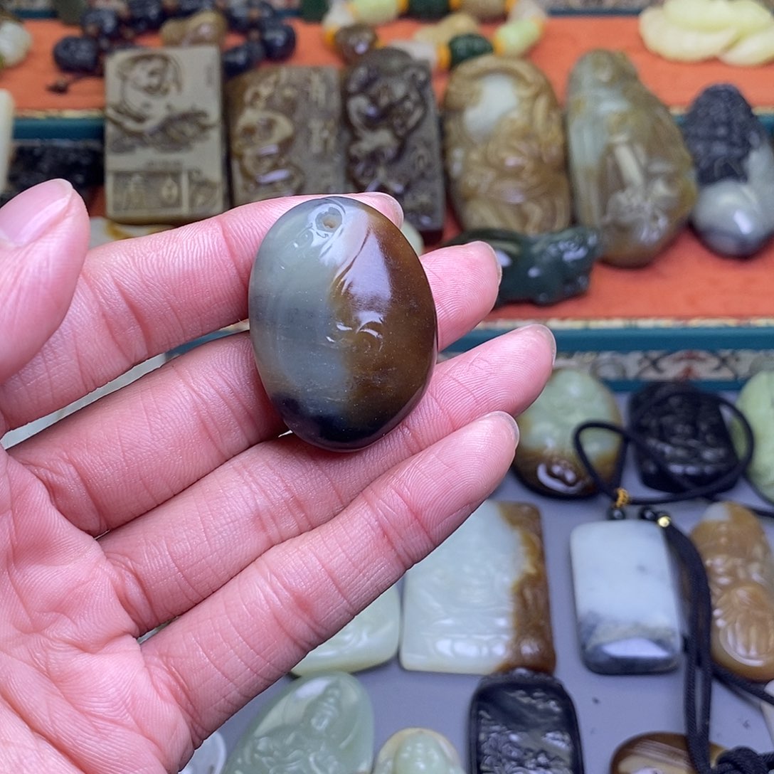 和田玉颈饰未镶嵌傅**方和田玉拍2发1