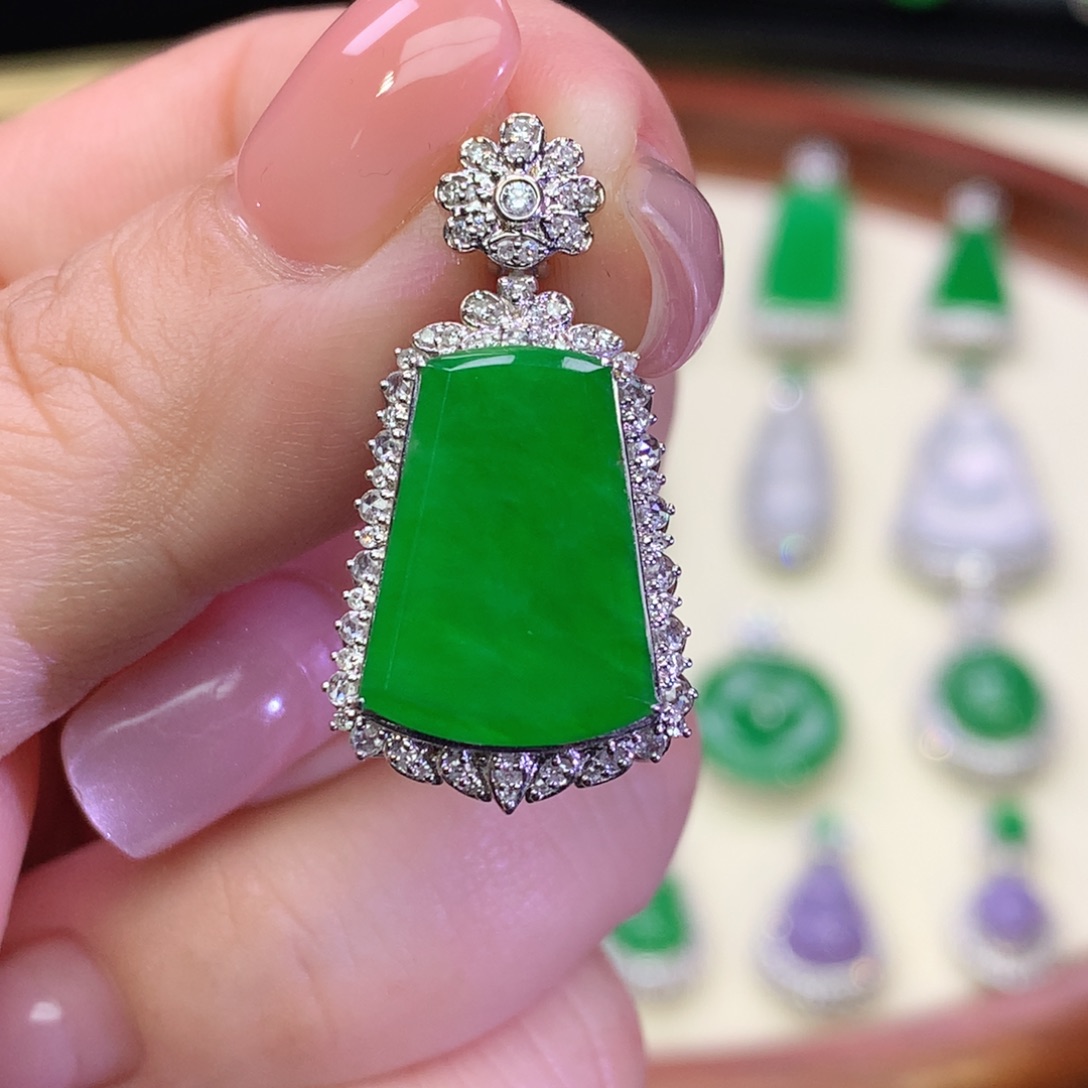 翡翠18K金镶嵌吊坠(不含链)