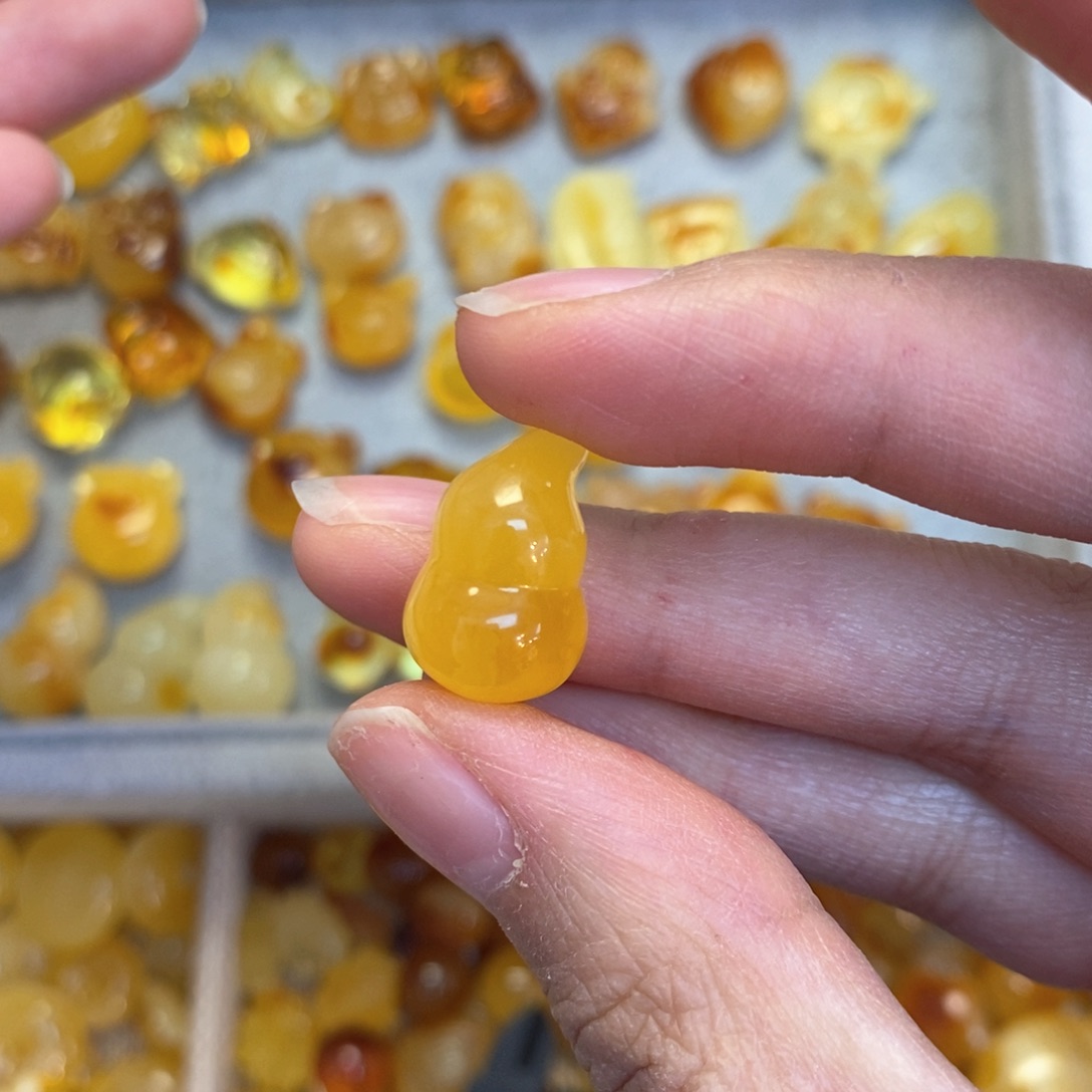 蜜蜡颈饰未镶嵌爱****?葫芦