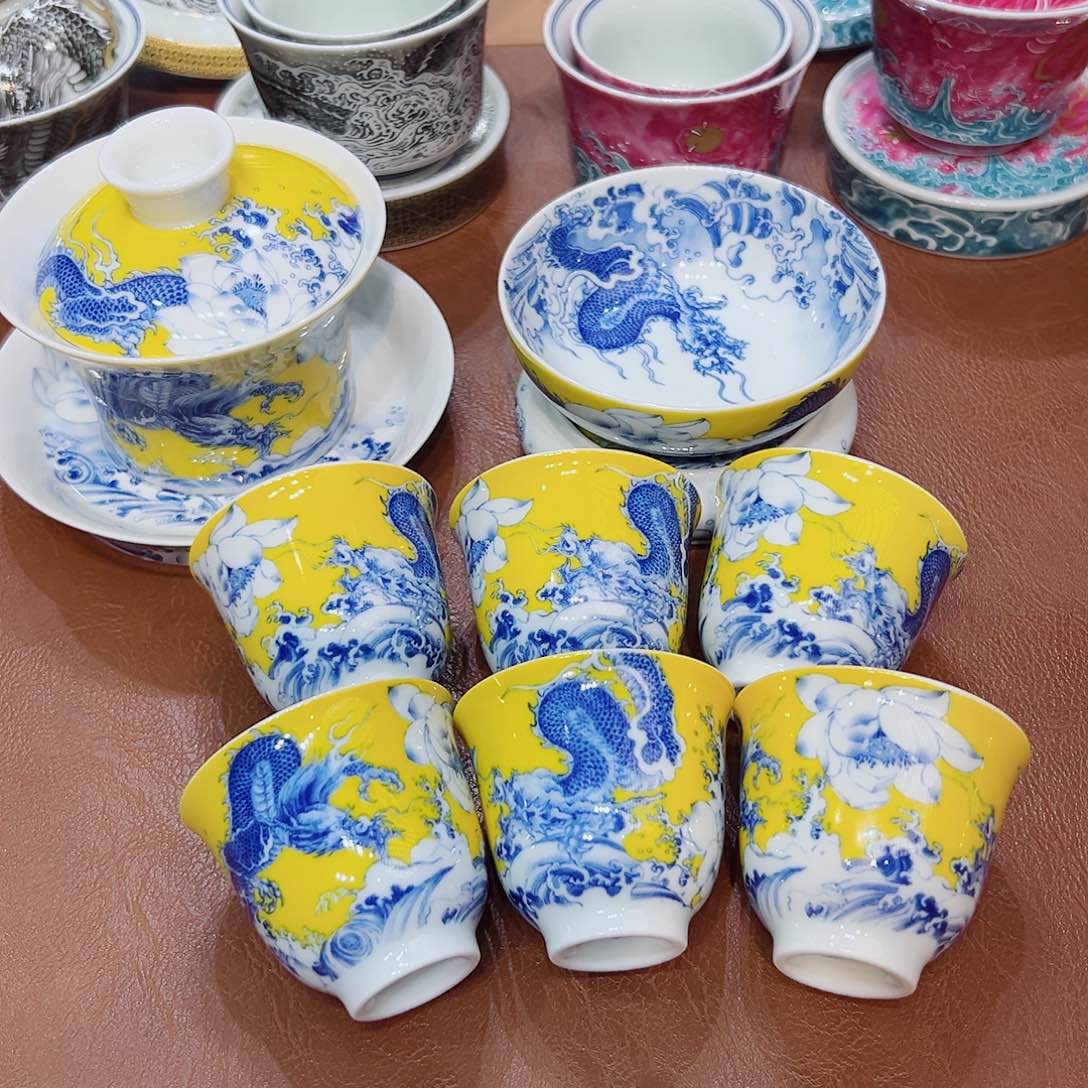 摆件景德镇陶瓷学院等单位联合举办了一场