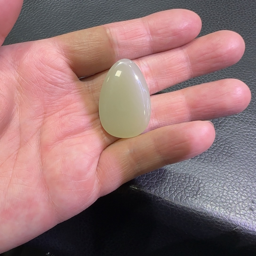 和田玉未镶嵌吊坠(赠链)