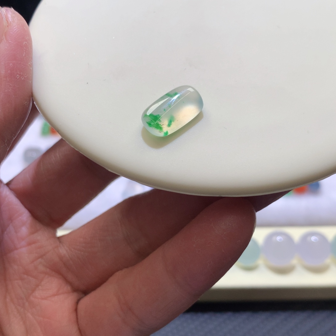 定制翡翠未镶嵌冰阳已经阳绿飘花