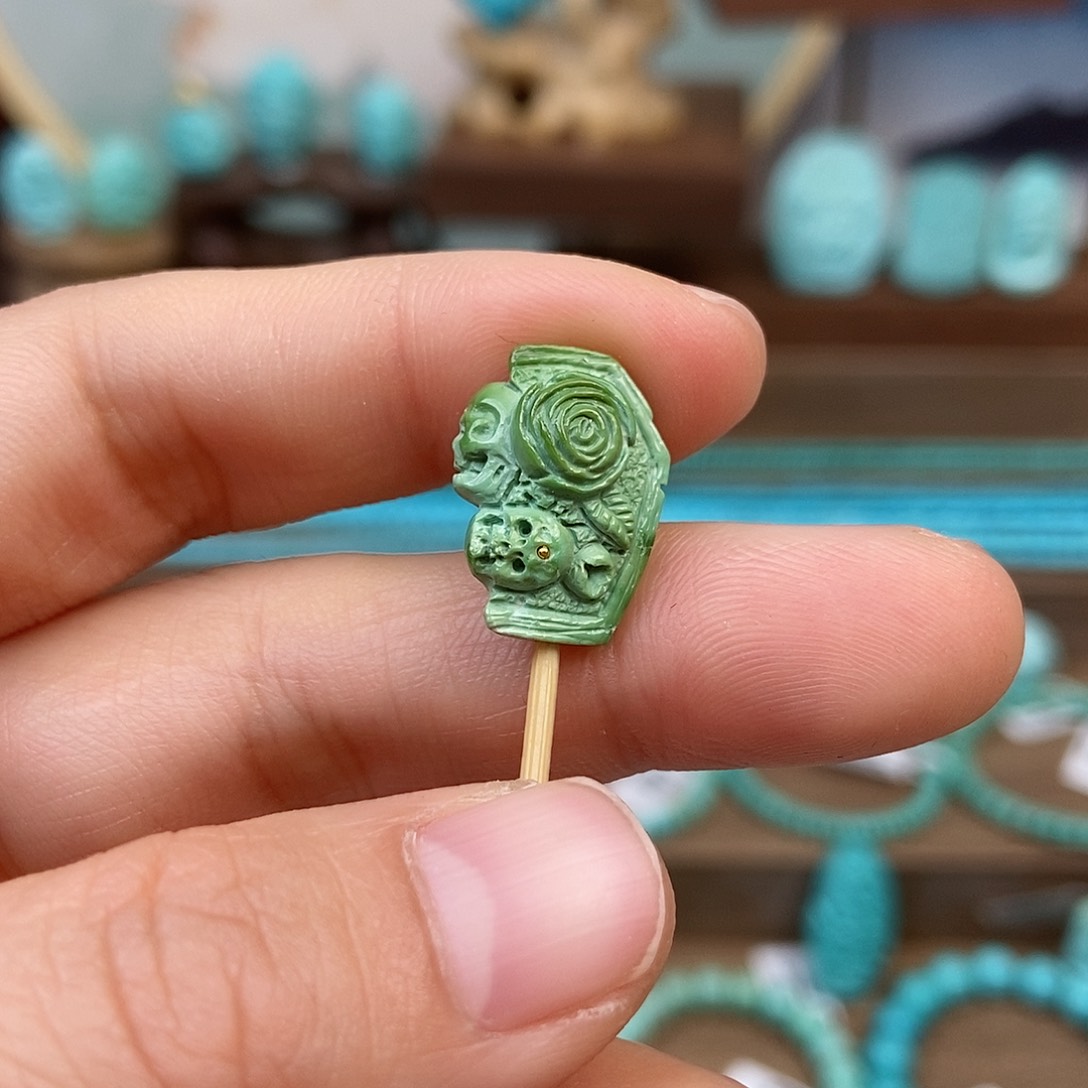 绿松石配饰未镶嵌