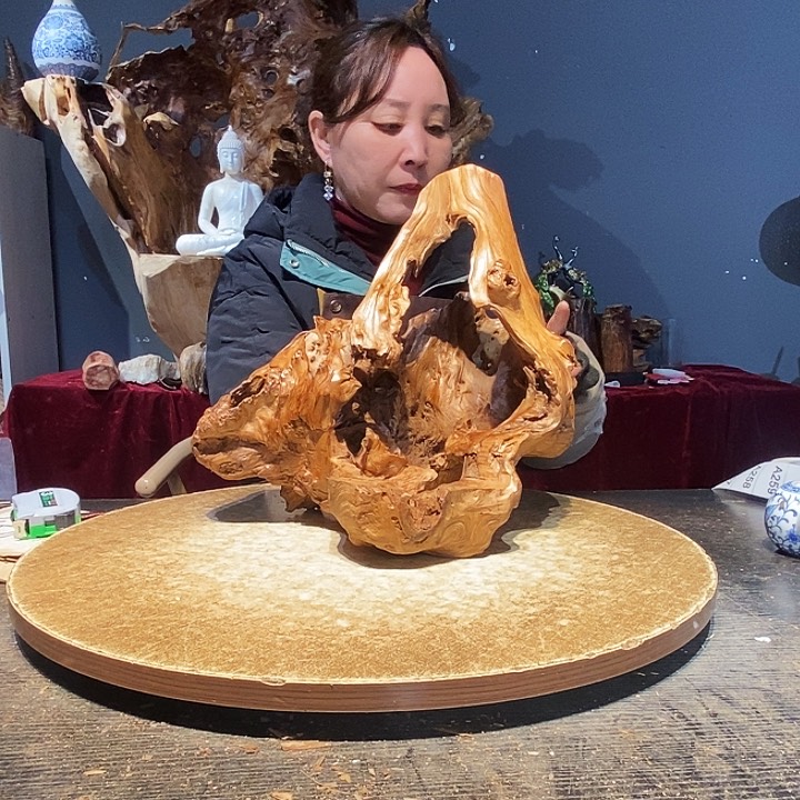 喜****欢256株木随行的小根艺的