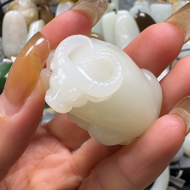 和田玉颈饰未镶嵌