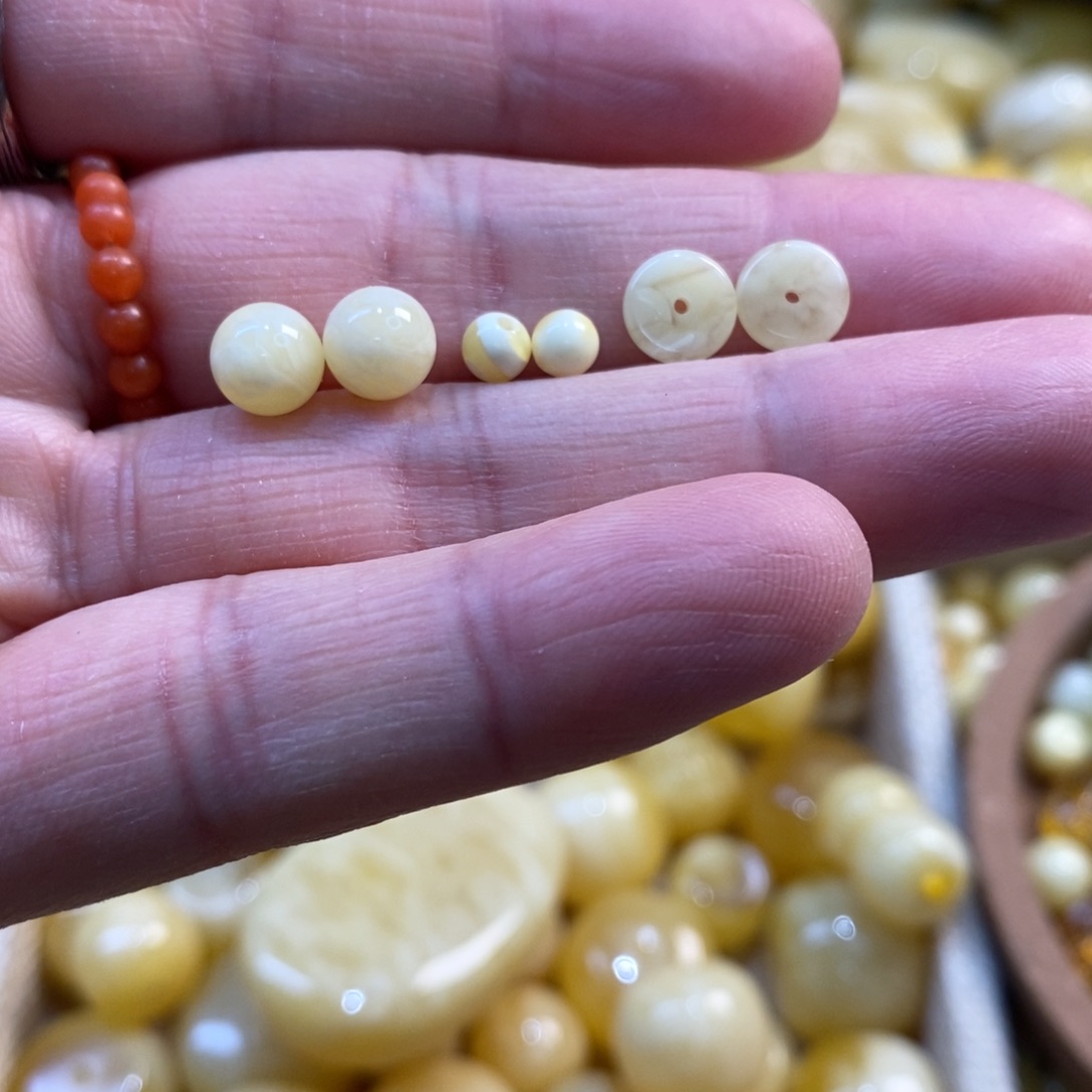 天***店琥珀未镶嵌裸石蜜蜡配饰