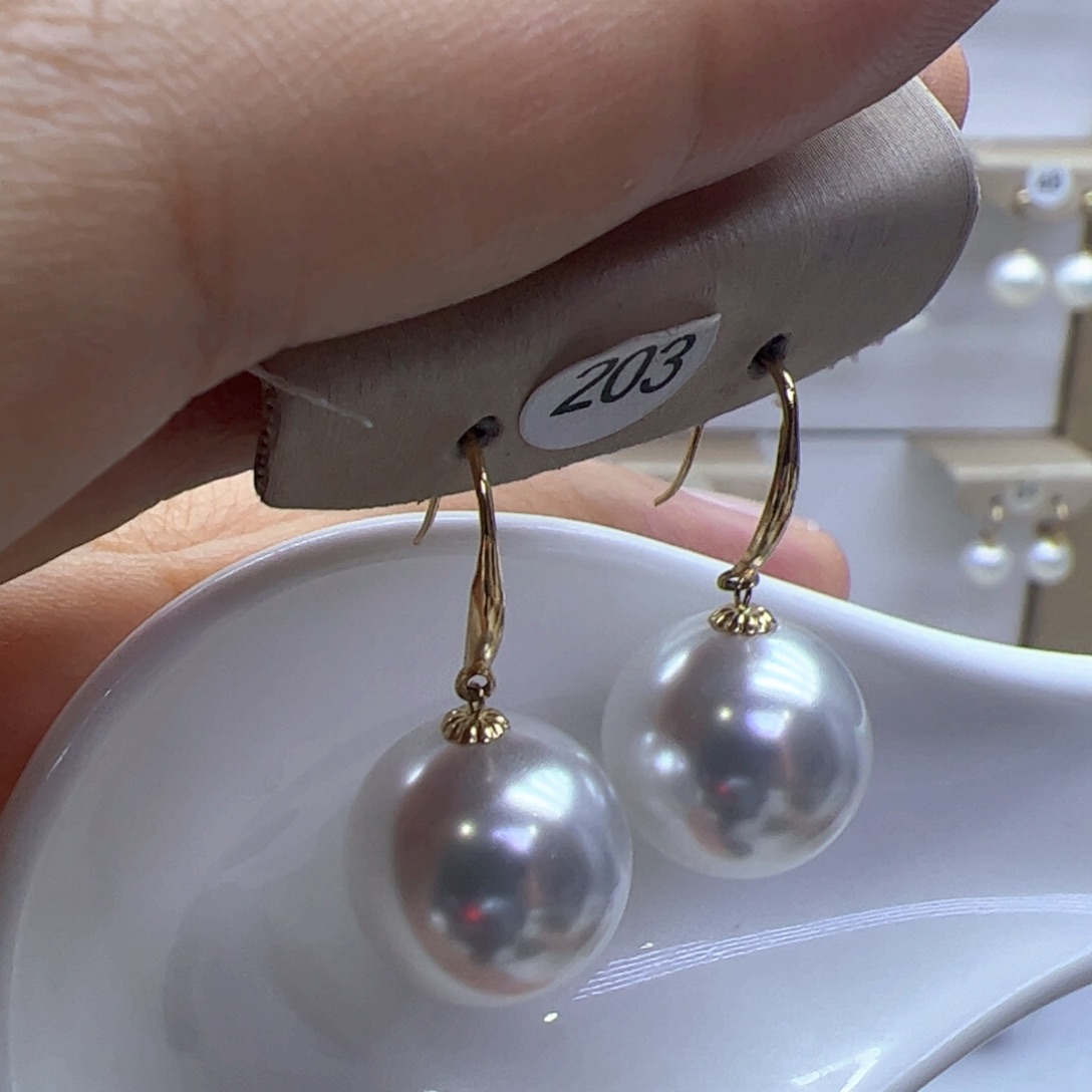 18K金镶嵌淡水珍珠耳饰