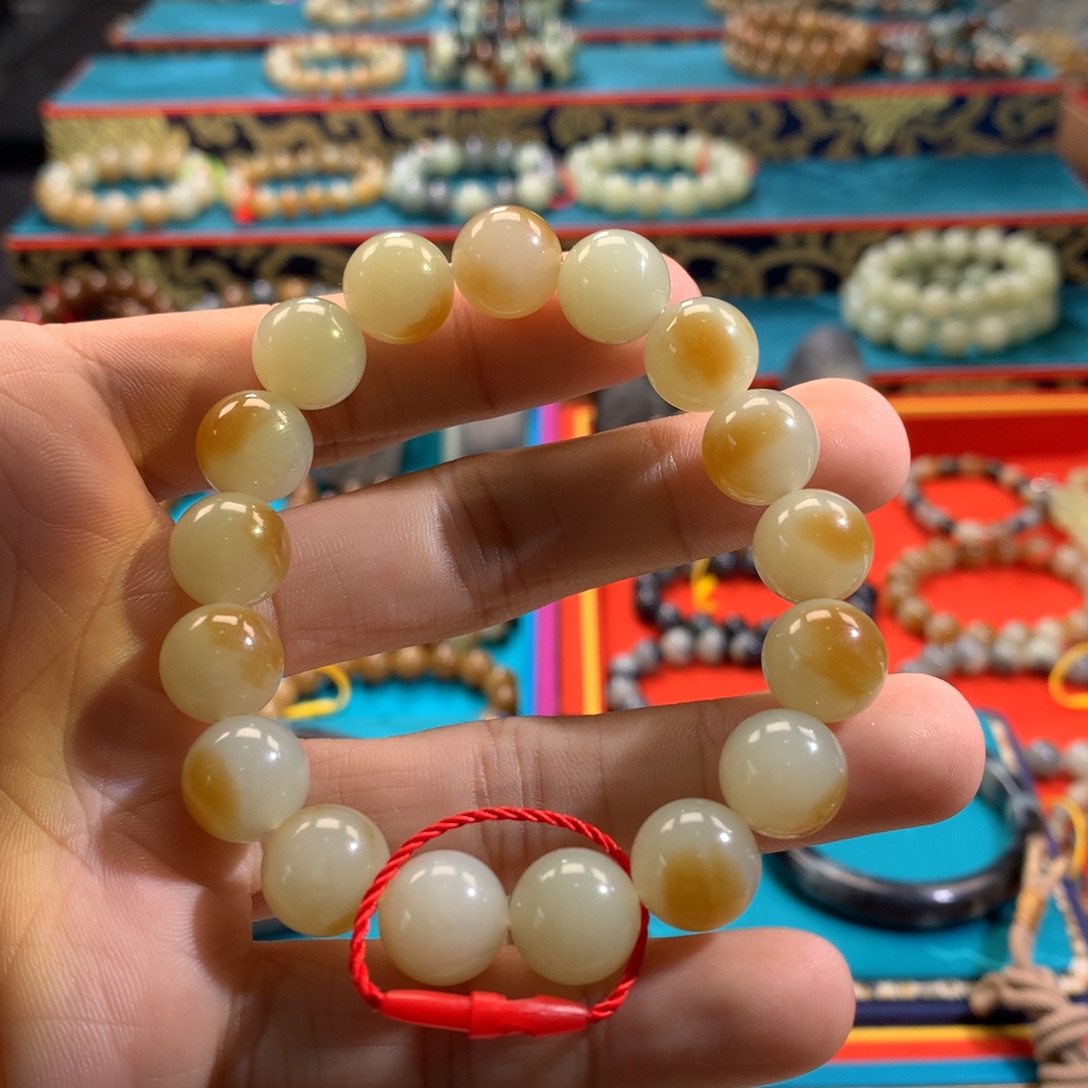 藏***哥未镶嵌手链和田玉（糖玉）