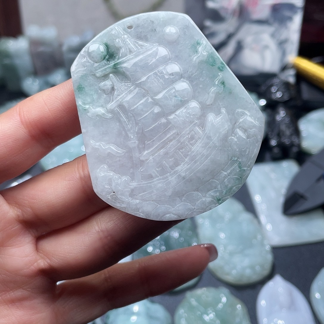 翡翠未镶嵌颈饰翡翠