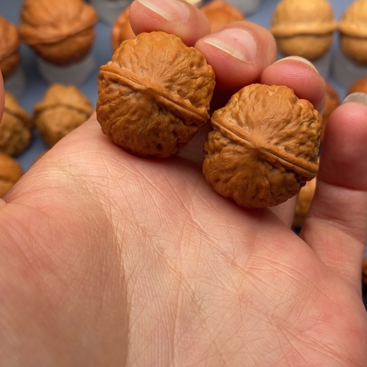 文玩核桃把件小圆球