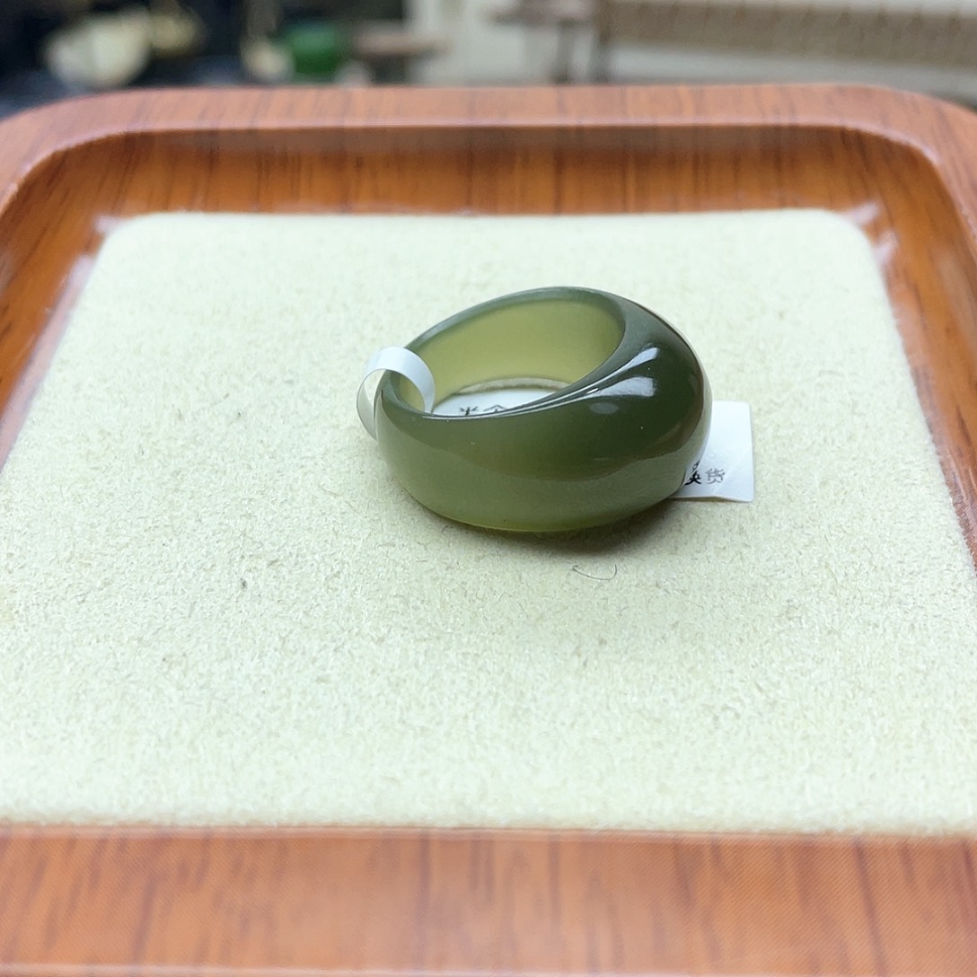 和田玉戒指未镶嵌s****酪湖水绿馒头10号