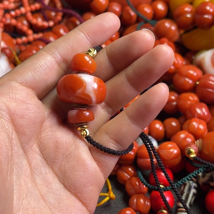 颈饰琉璃?****?琉璃………………