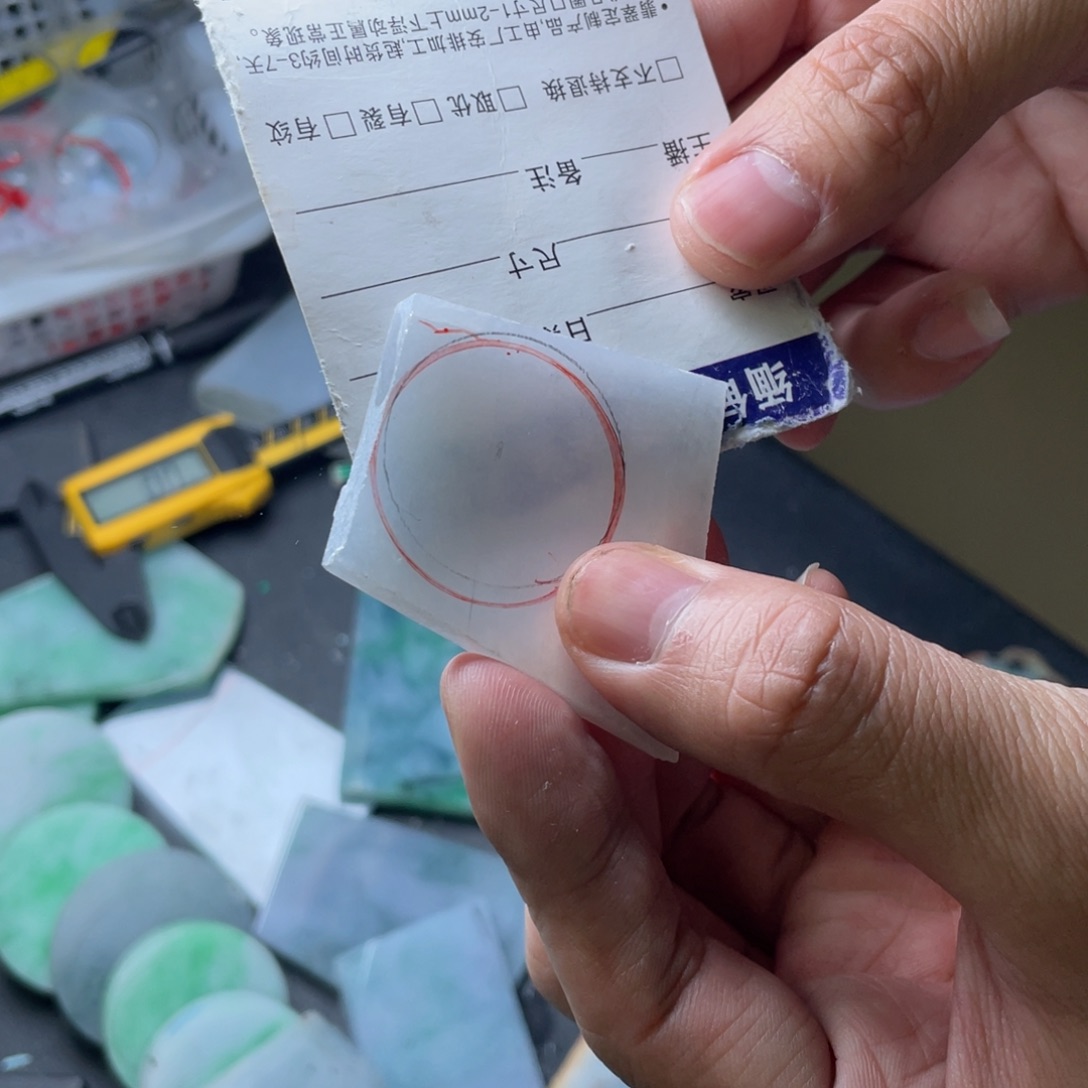 未镶嵌定制翡翠  