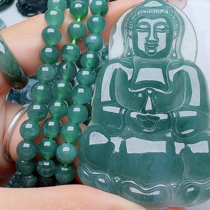 翡翠未镶嵌颈饰多样性发其一