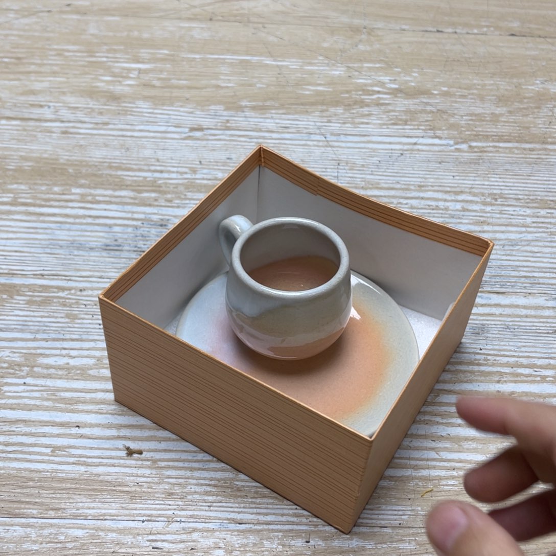 瓷片L***3密密麻麻地排列着一个