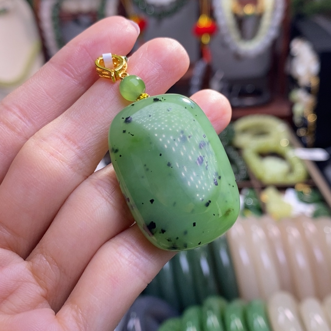 和田玉碧玉清货乌兰海银镶无事牌吊坠未镶嵌