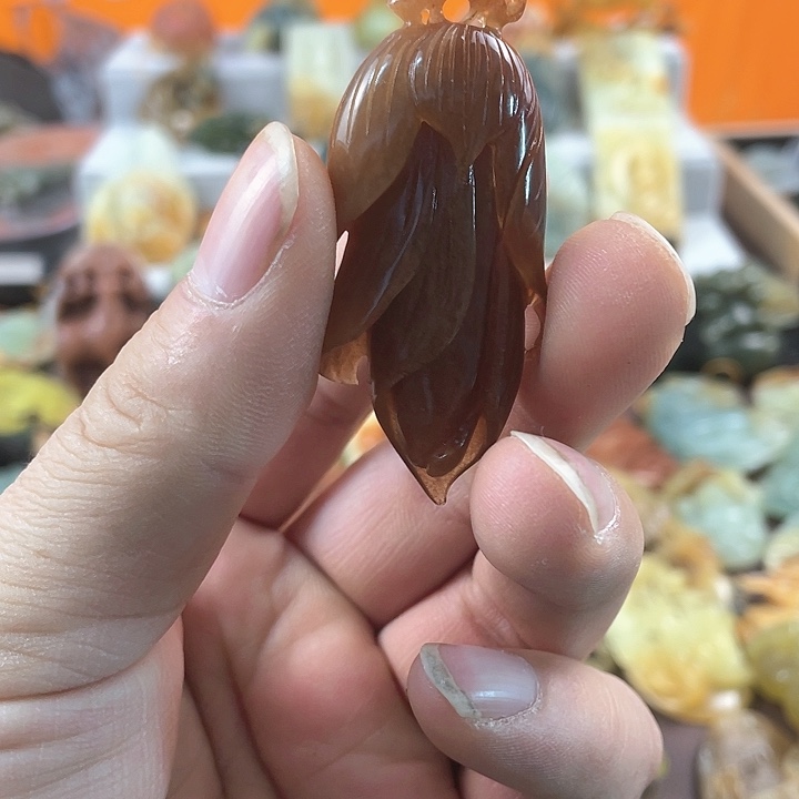 蛇纹石玉颈饰合金