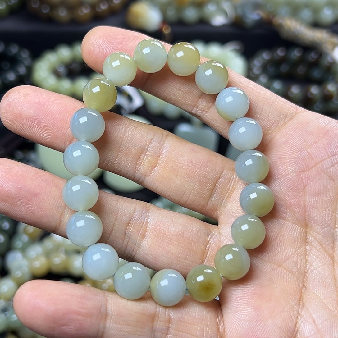 和田玉手链未镶嵌且末青白卡10圆珠 油润细腻 漂糖