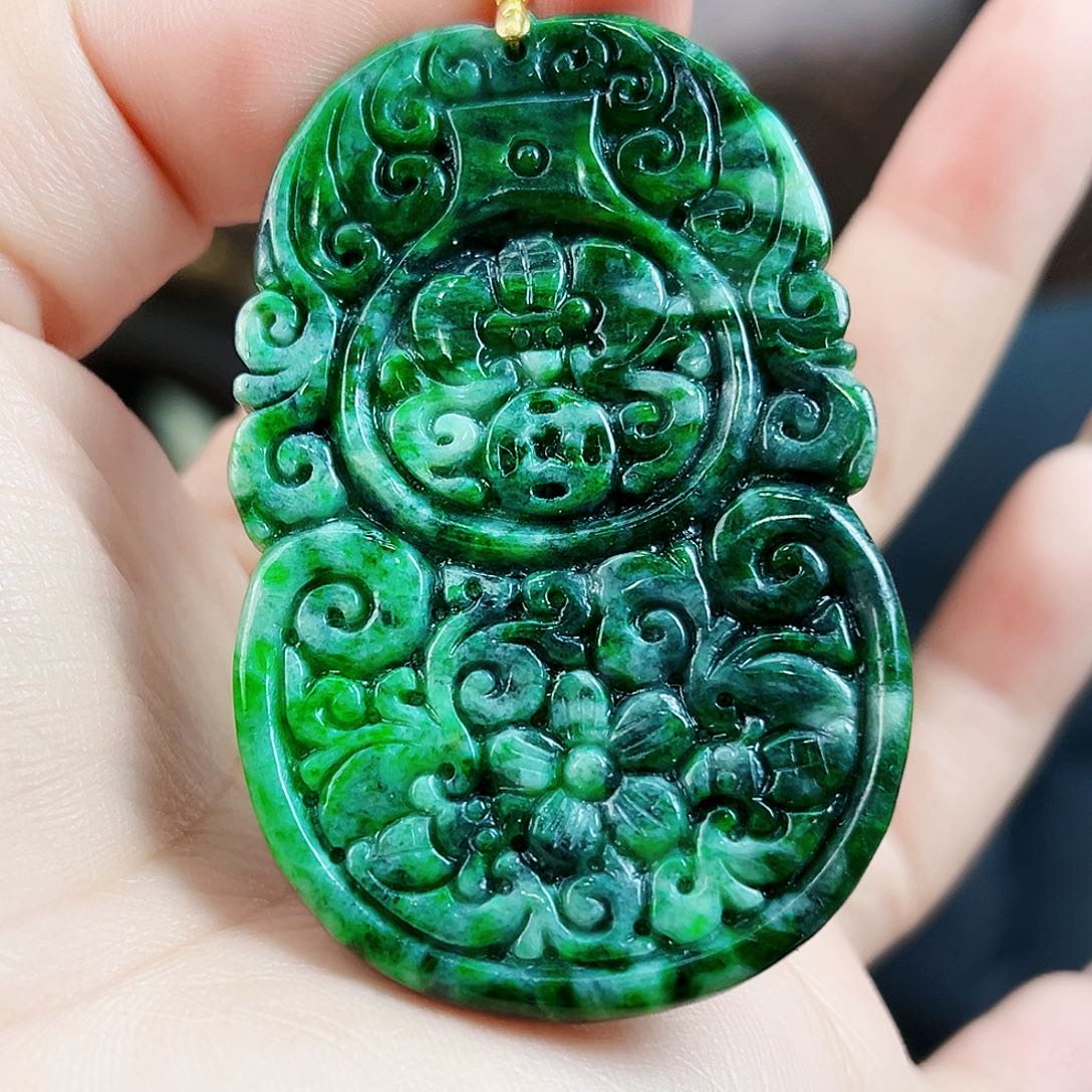 翡翠18K金镶嵌颈饰多样性