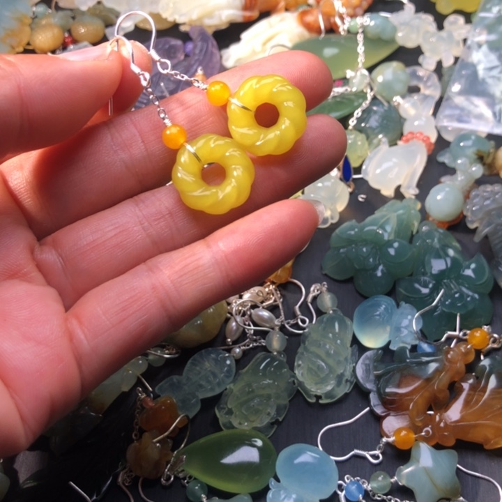 超***想蛇纹石玉未镶嵌耳坠