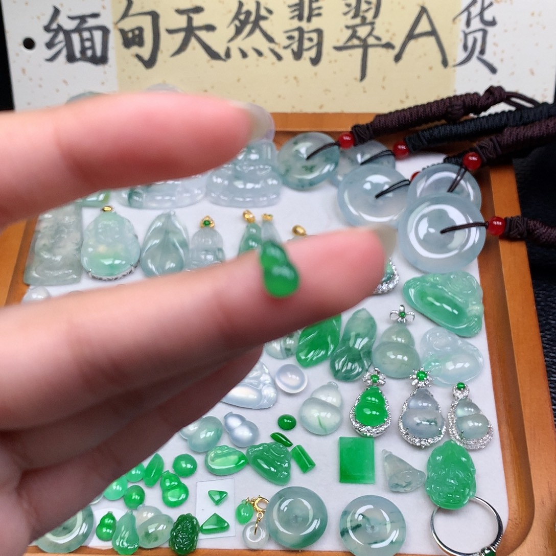 翡翠裸石缅甸天然A货翡翠阳绿葫芦