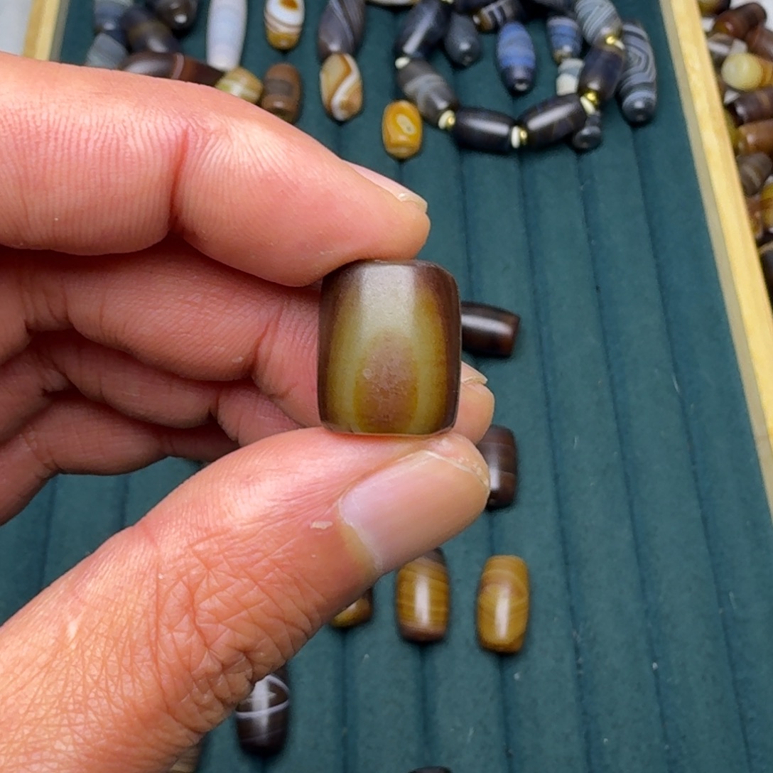 小***皮玛瑙/玉髓合金珠宝奇石