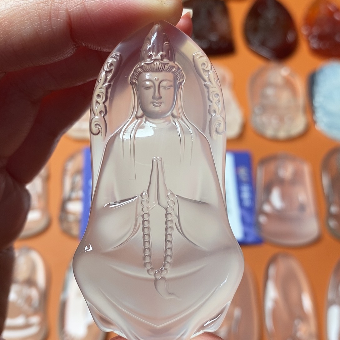 Y****玛瑙/玉髓未镶嵌颈饰