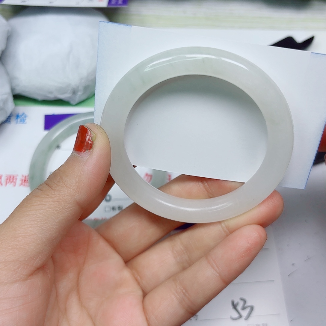 石英质玉未镶嵌手镯8/53