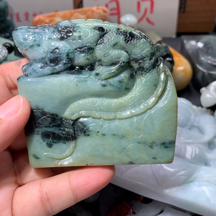 翡翠未镶嵌颈饰保真天然A货翡翠