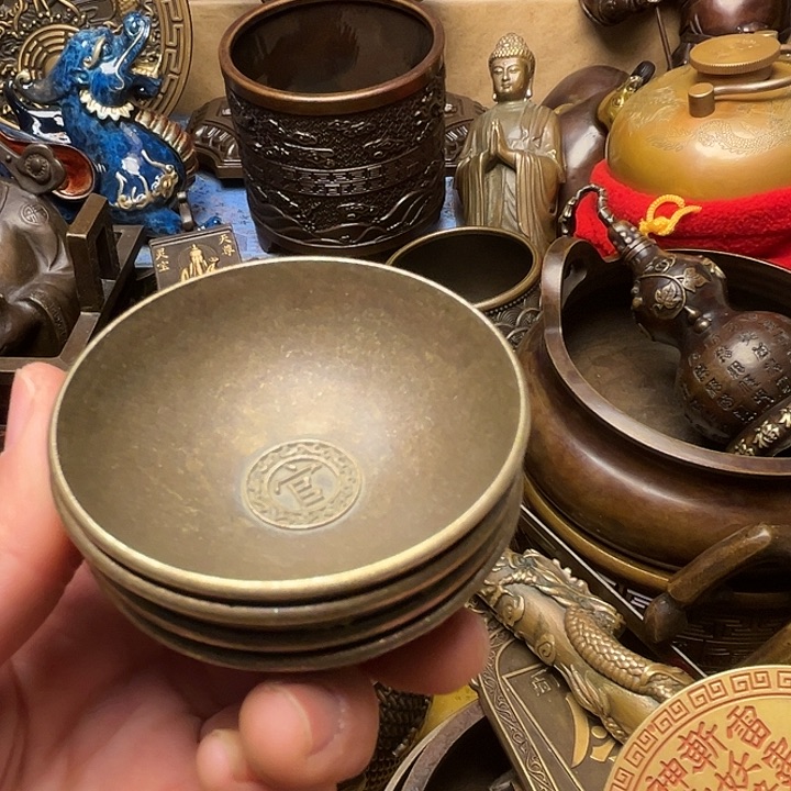 精美铜器批发档口