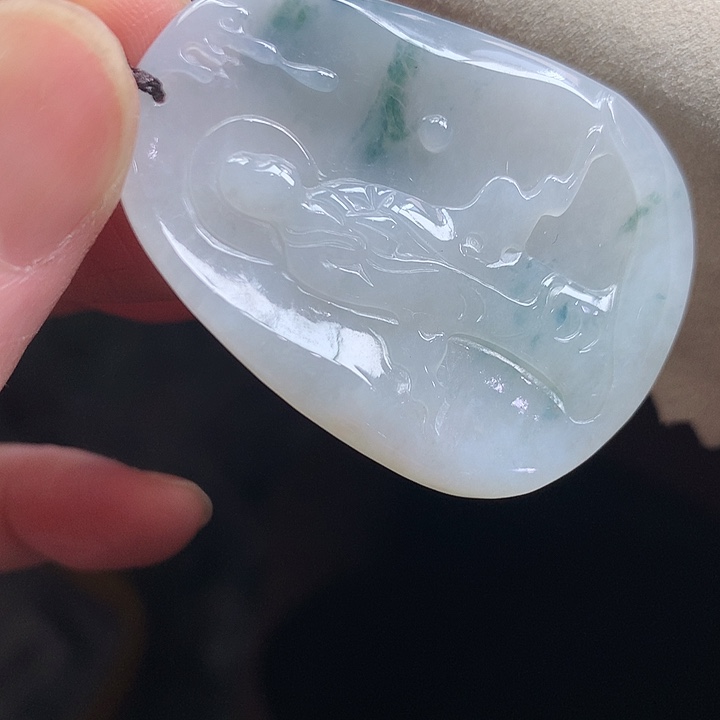 翡翠颈饰未镶嵌吊坠